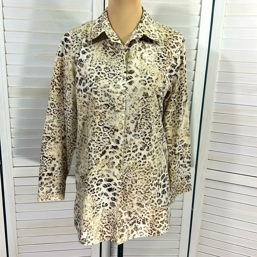 Chico’s Animal Print No-Iron Shirt Tunic Size 1 (8) Large - Picture 3 of 16